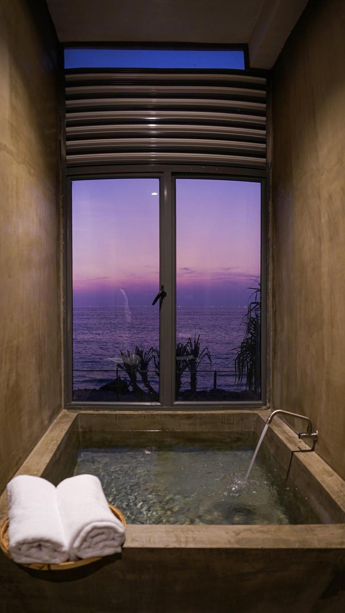 Hotel Beyond The Sea By Ceylonese à Ambalangoda  Extérieur photo